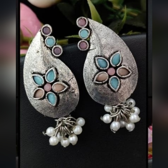 NIKETAM Jewelry - EARRINGS